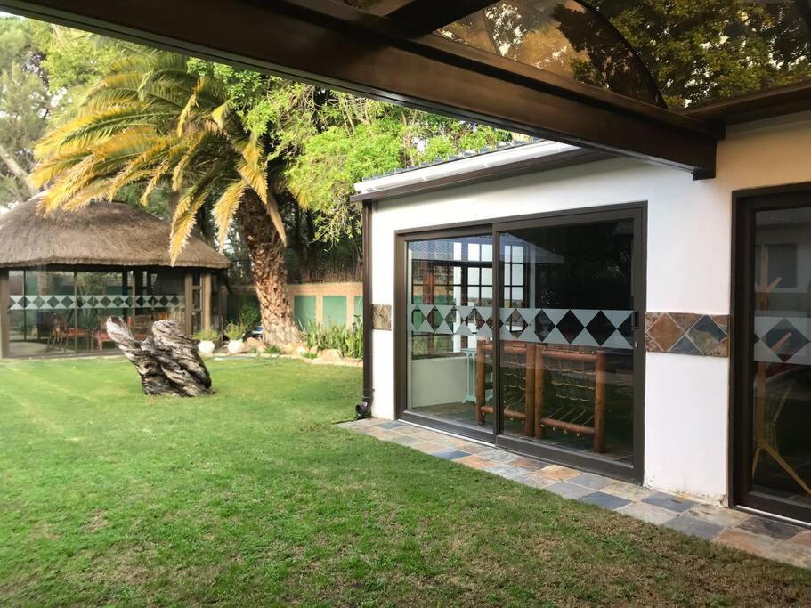 Mawethu Peaceful Garden With Covered Pool And Braai Area Kapsztad Zewnętrze zdjęcie